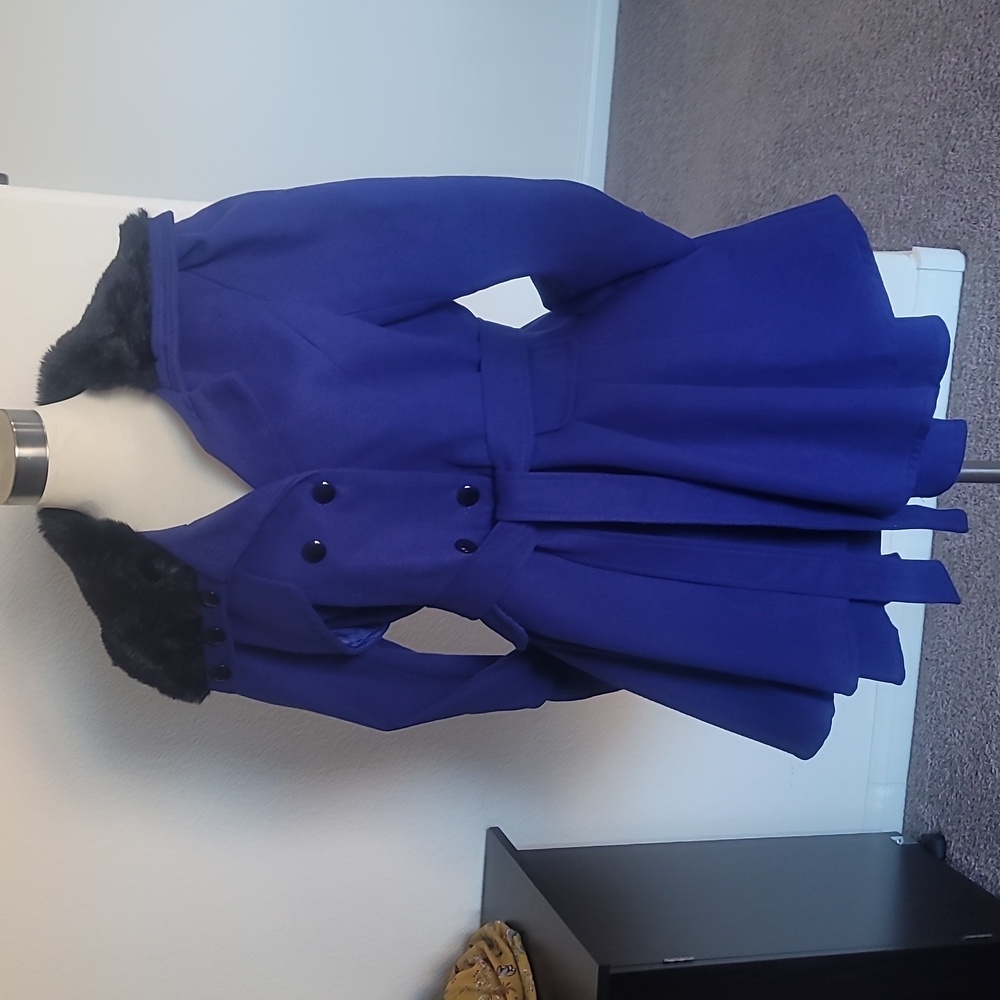 Peacoat - Picture 2 of 6